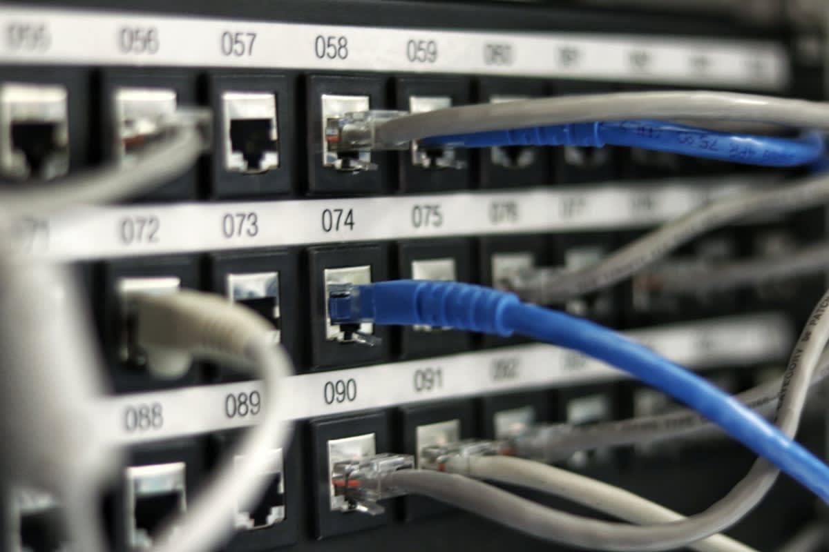 Cloud vs. lokales System: Server und Netzwerkinfrastruktur