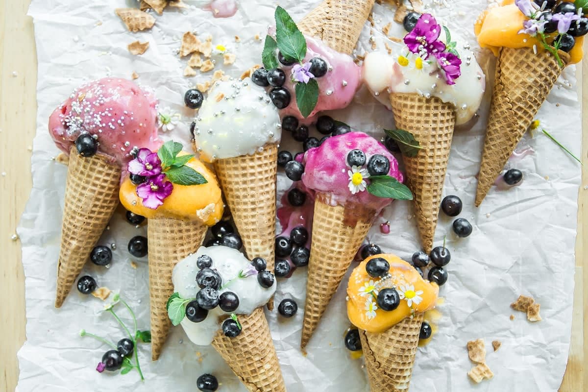 Eisdiele mit modernem Kassensystem an der Theke