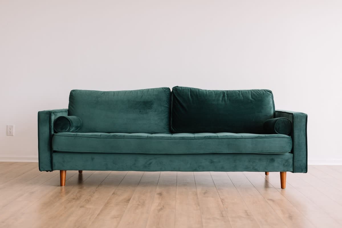 Sofa in einem Möbelhaus-Showroom